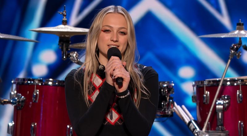 17-year-old Mia Morris performing as a one-woman band on America’s Got Talent